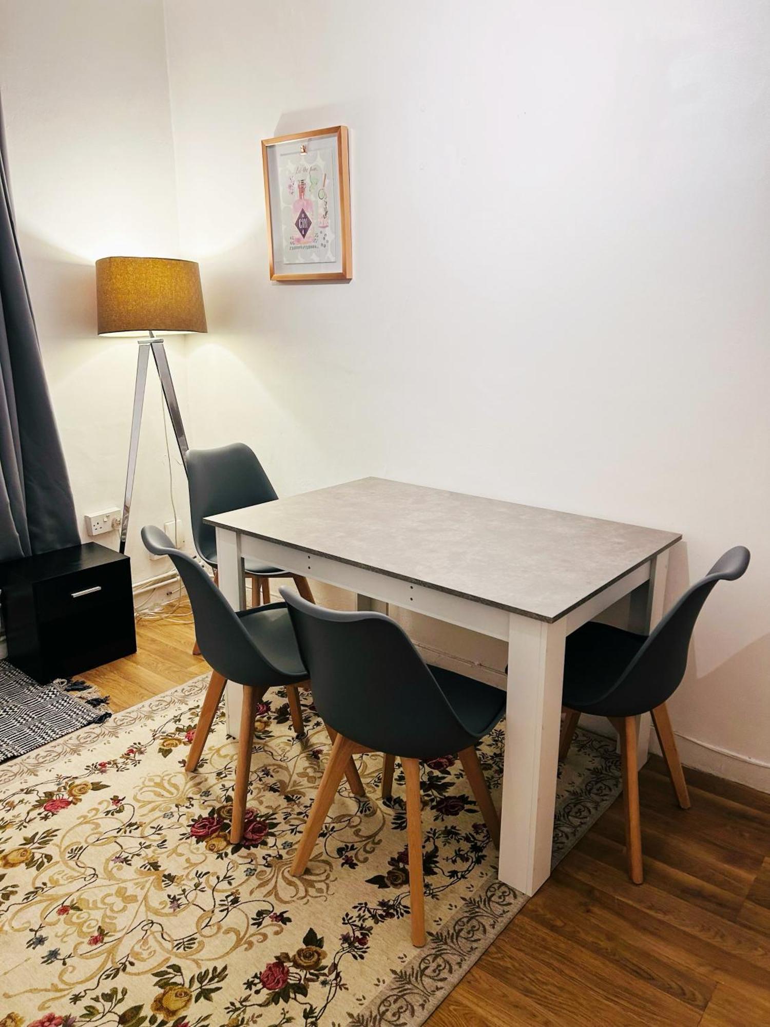 Spacious Flat With 2 To 3 Bedrooms In Central London Eksteriør billede